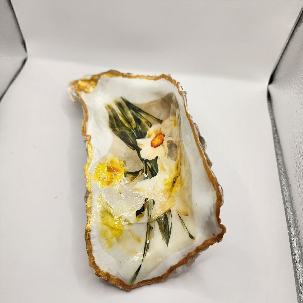 DECOUPAGE HUGE OYSTER SHELL - Picture 2 of 5